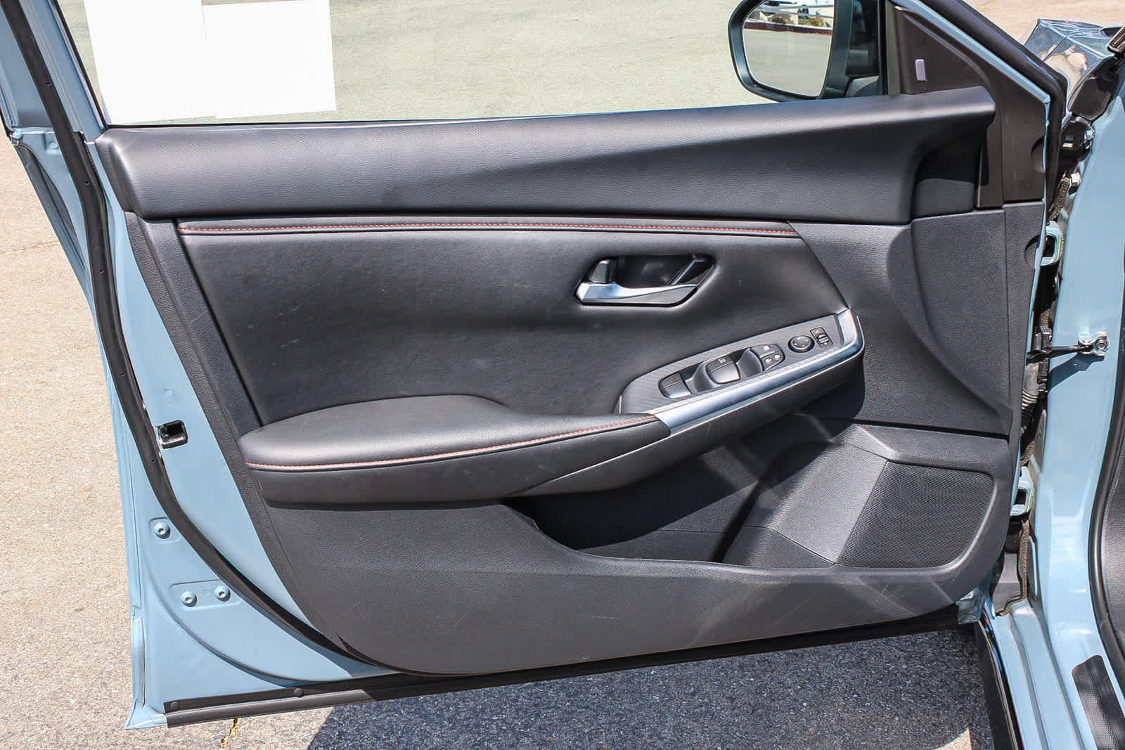 Used 2025 Nissan Sentra SR w/ Midnight Edition FWD image 24