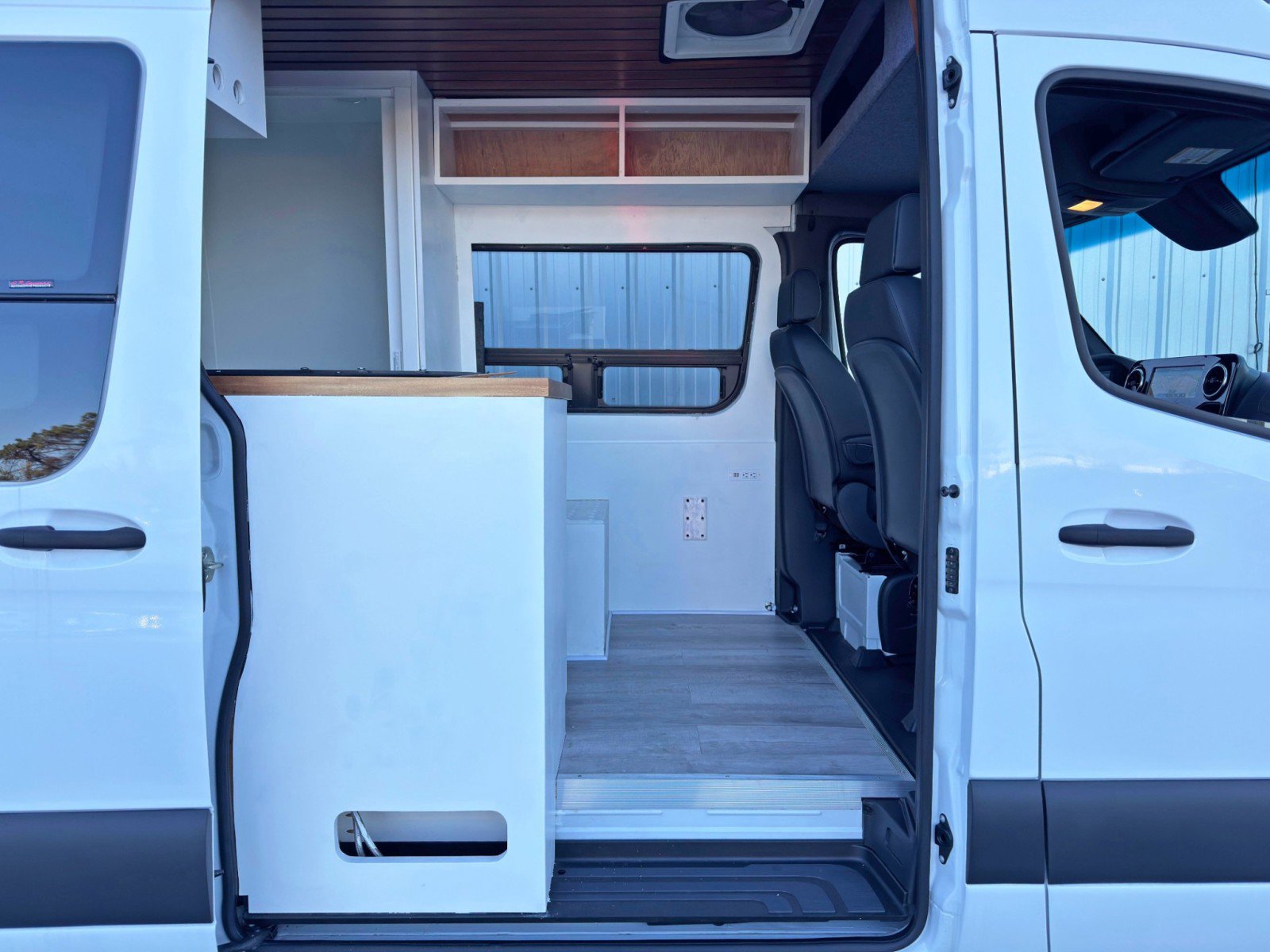 Used 2021 Mercedes-Benz Sprinter 2500 w/ Premium Plus Package image 35
