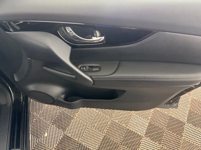 Certified 2021 Nissan Rogue Sport SV AWD/4WD image 19
