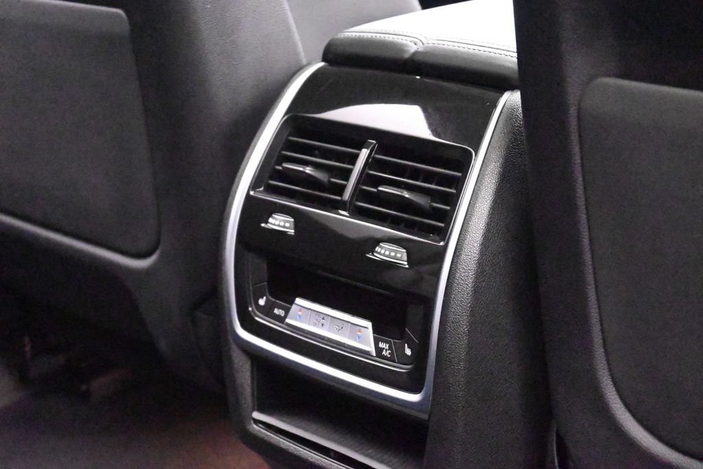 Used 2024 BMW X7 xDrive40i w/ Premium Package AWD/4WD image 20