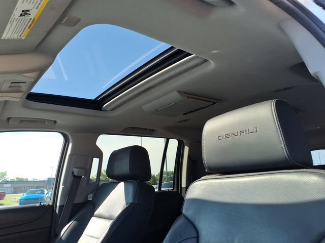 Used 2015 GMC Yukon XL Denali w/ Touring Package AWD/4WD image 24