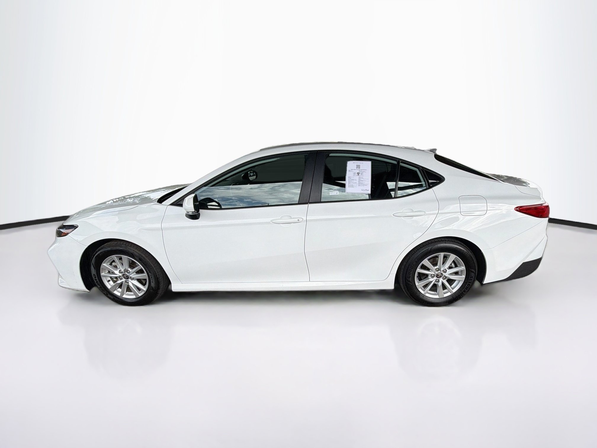 Used 2025 Toyota Camry LE FWD image 4