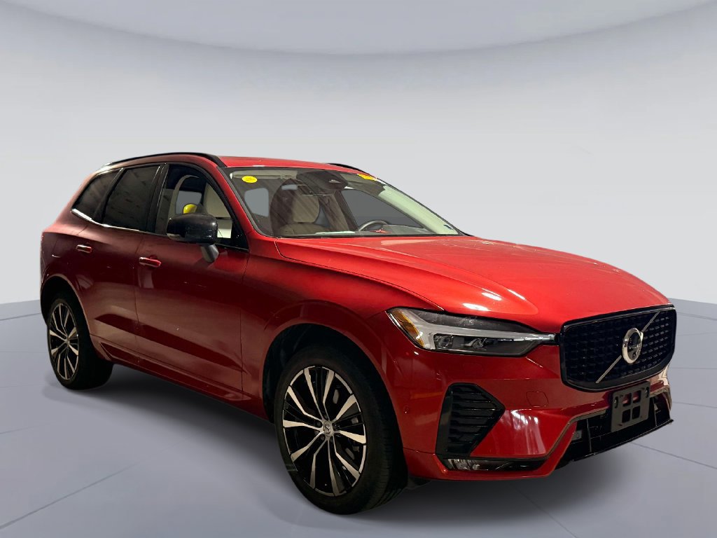 Used 2024 Volvo XC60 B5 Plus w/ Protection Package Premier AWD/4WD image 3