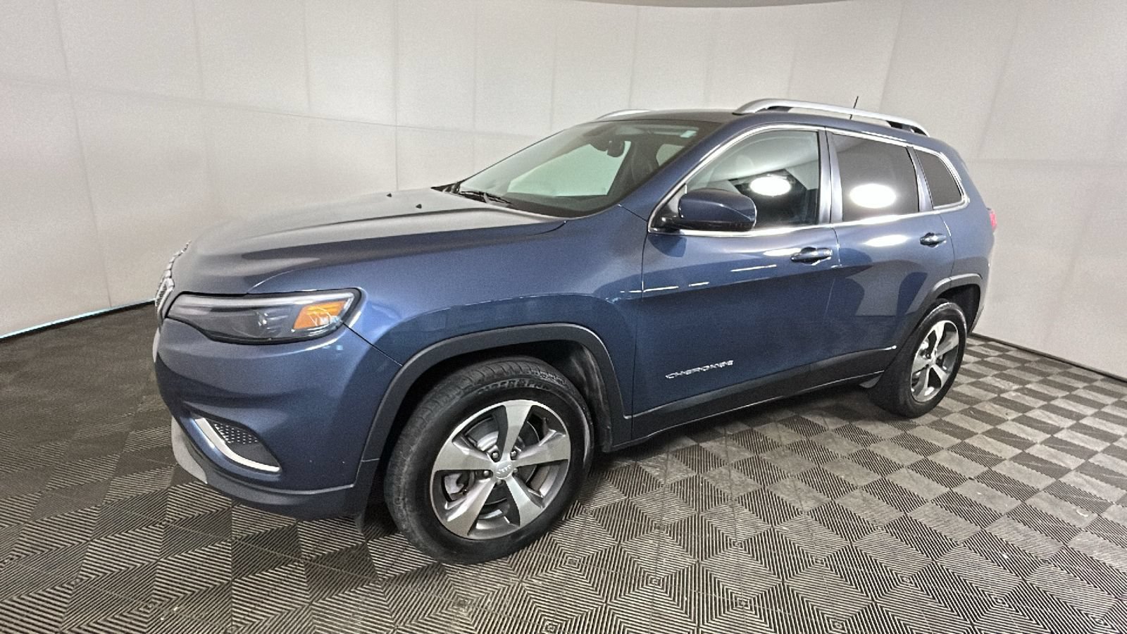 Used 2020 Jeep Cherokee Limited AWD/4WD image 8