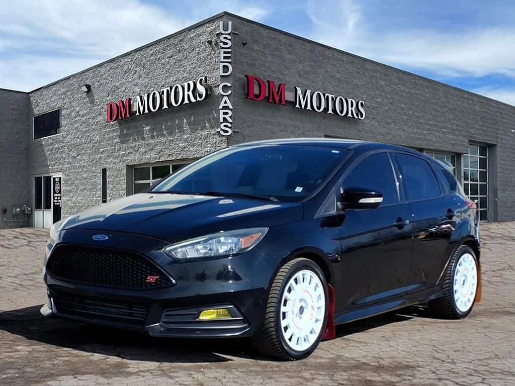 Used 2017 Ford Focus ST image 1