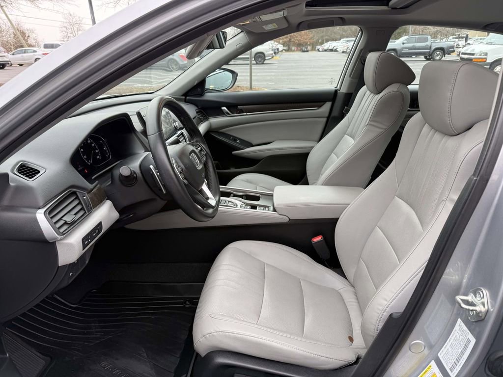 Used 2018 Honda Accord Touring image 13