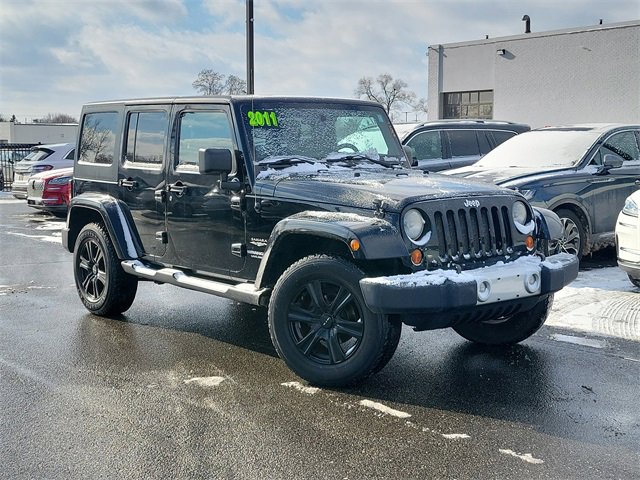 Used 2011 Jeep Wrangler Unlimited Sahara w/ Dual Top Group image 26