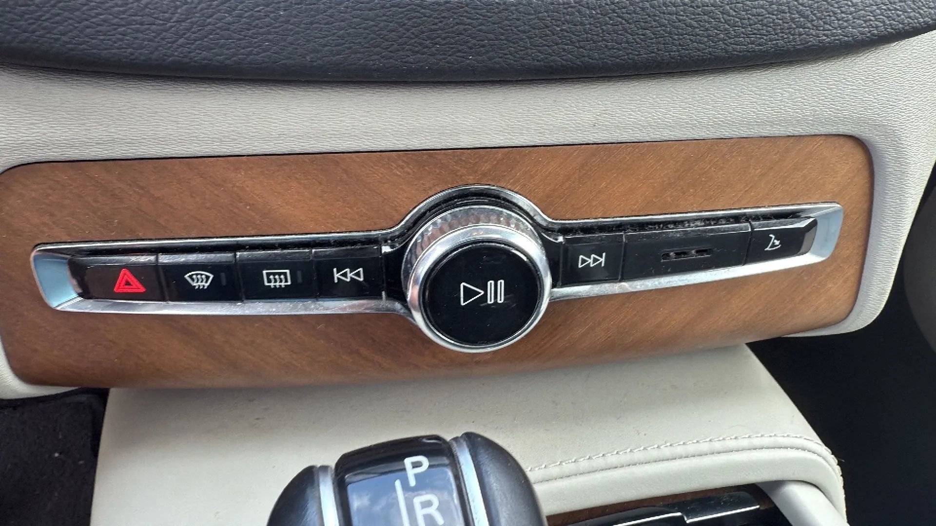 Used 2020 Volvo XC90 T6 Inscription w/ Protection Package image 25