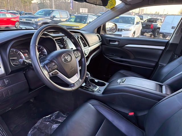 Used 2018 Toyota Highlander XLE image 15