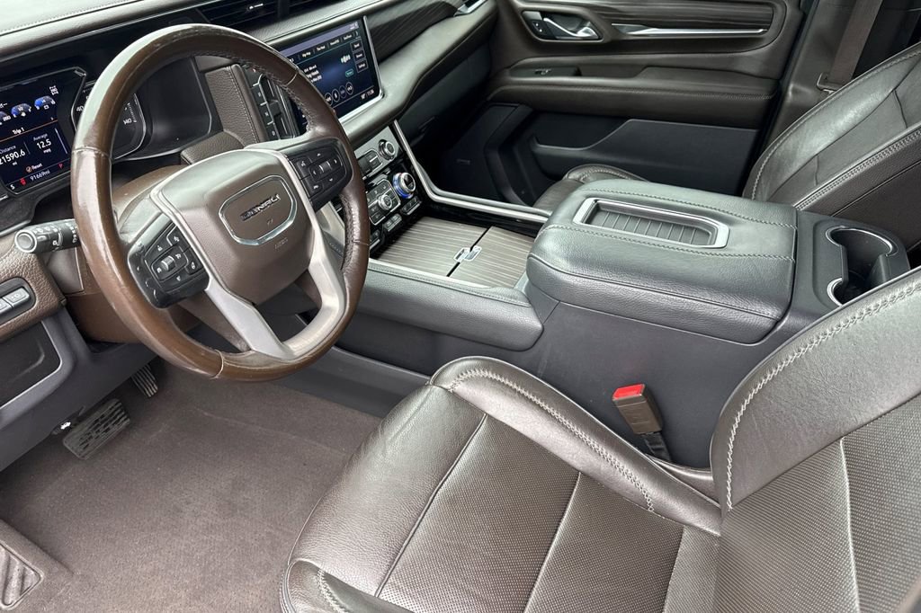 Used 2021 GMC Yukon Denali w/ Denali Premium Package image 5