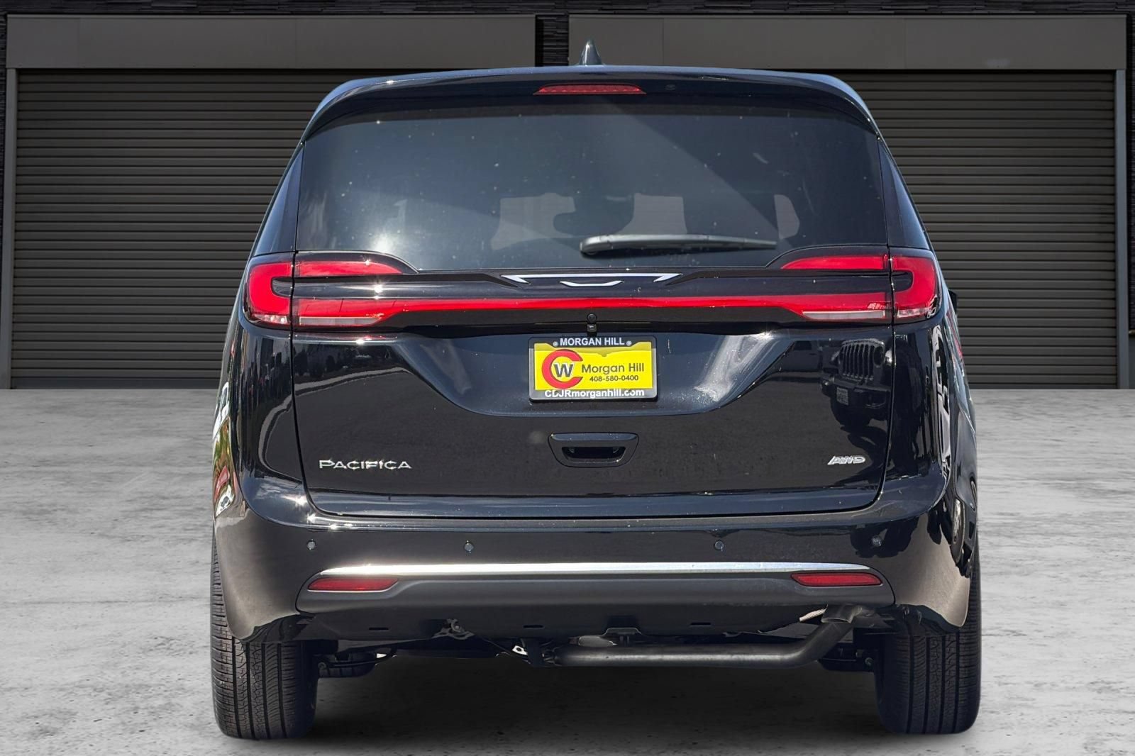 New 2027 Chrysler Pacifica Select w/ Family Tech Group AWD/4WD image 5
