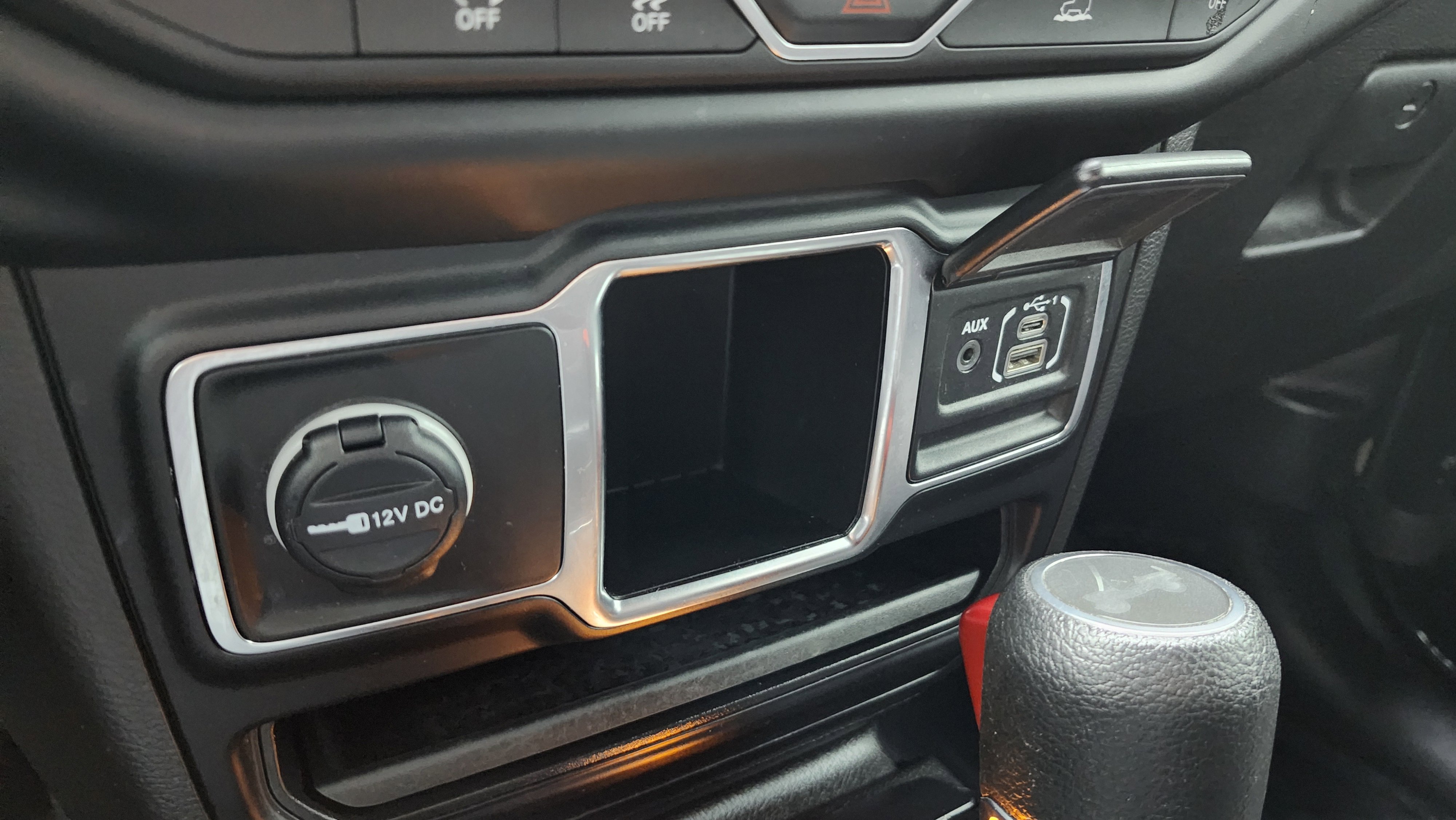 Used 2023 Jeep Wrangler Sport image 8