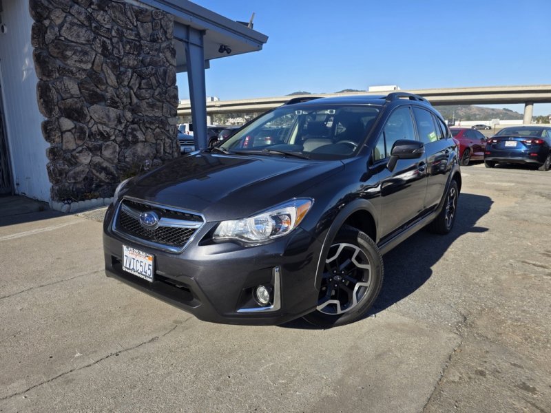 Used 2017 Subaru Crosstrek 2.0i Limited image 3