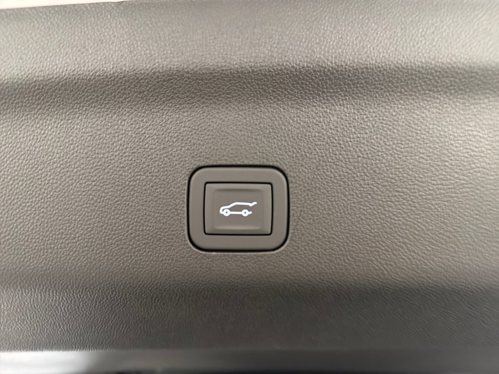 New 2026 GMC Yukon Elevation w/ Elevation Premium Package AWD/4WD image 9
