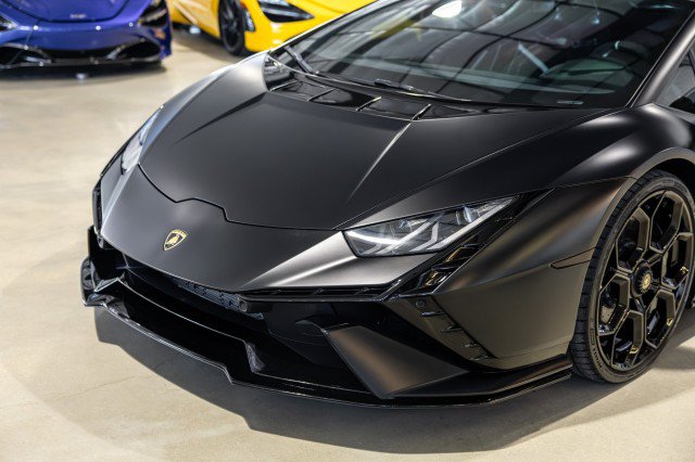 Used 2023 Lamborghini Huracan Tecnica RWD image 13