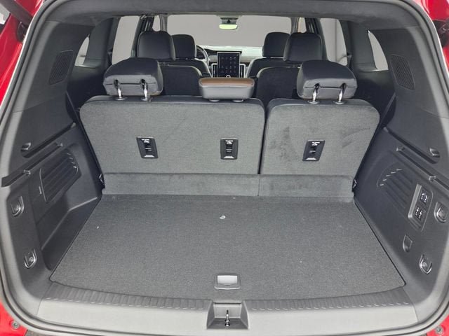 New 2026 GMC Acadia Denali Ultimate FWD image 17