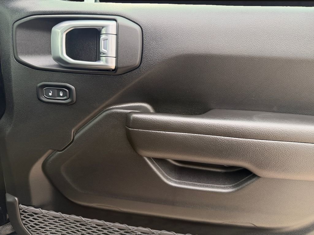 Used 2022 Jeep Gladiator Sport image 20