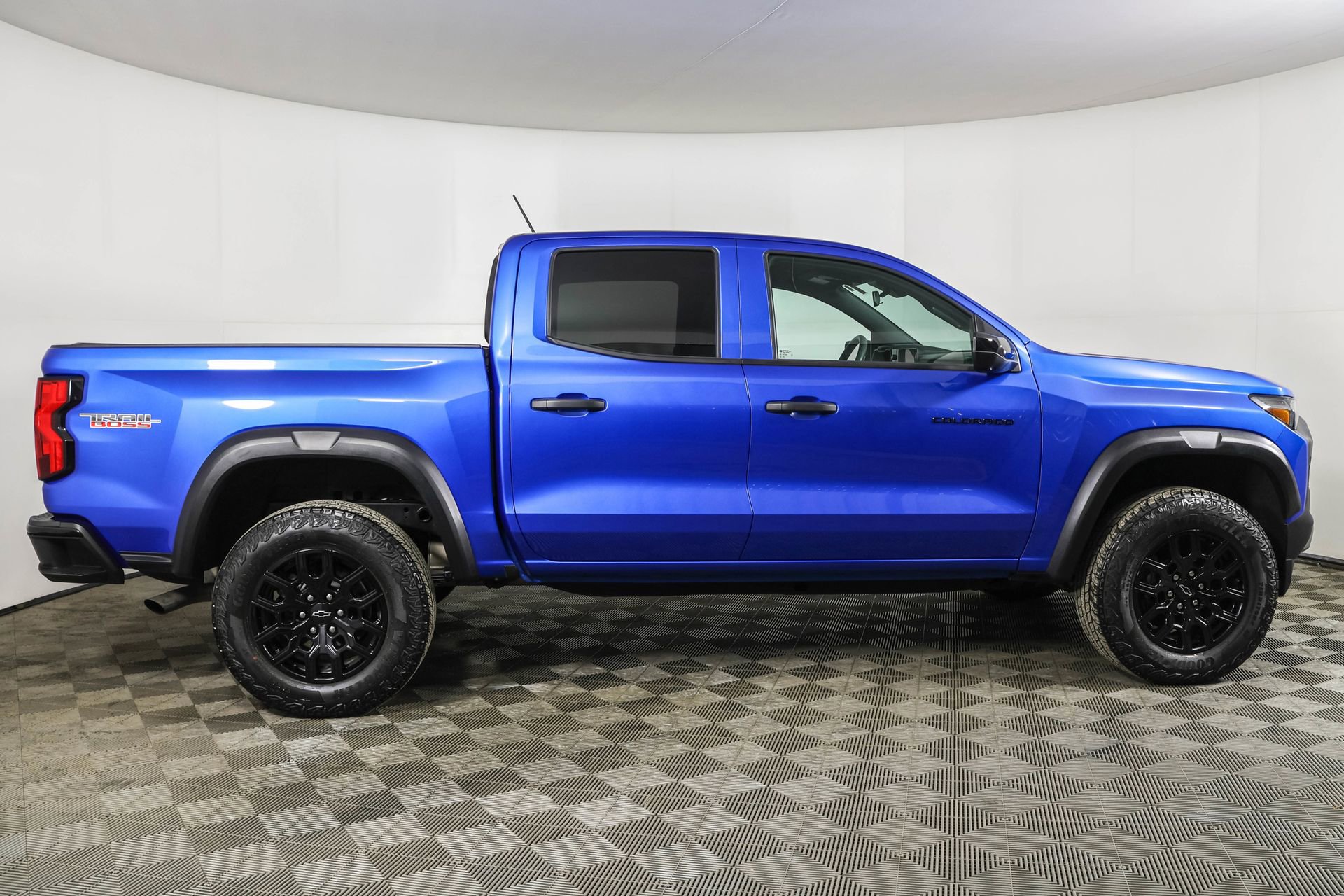 Used 2024 Chevrolet Colorado Trail Boss w/ Technology Package image 13