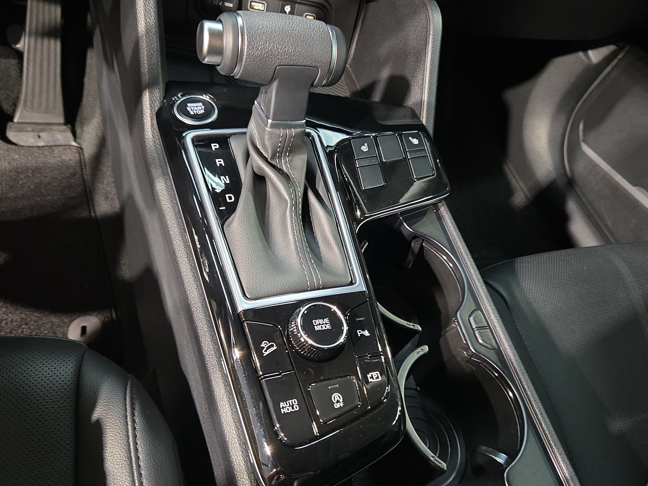Used 2025 Kia Sportage EX FWD image 32