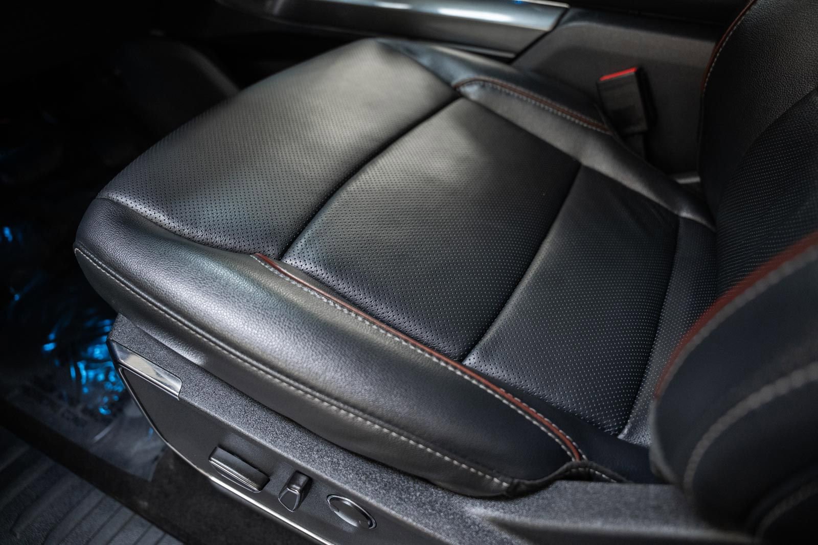 Certified 2023 Ford F150 Lariat w/ Equipment Group 502A High AWD/4WD image 46