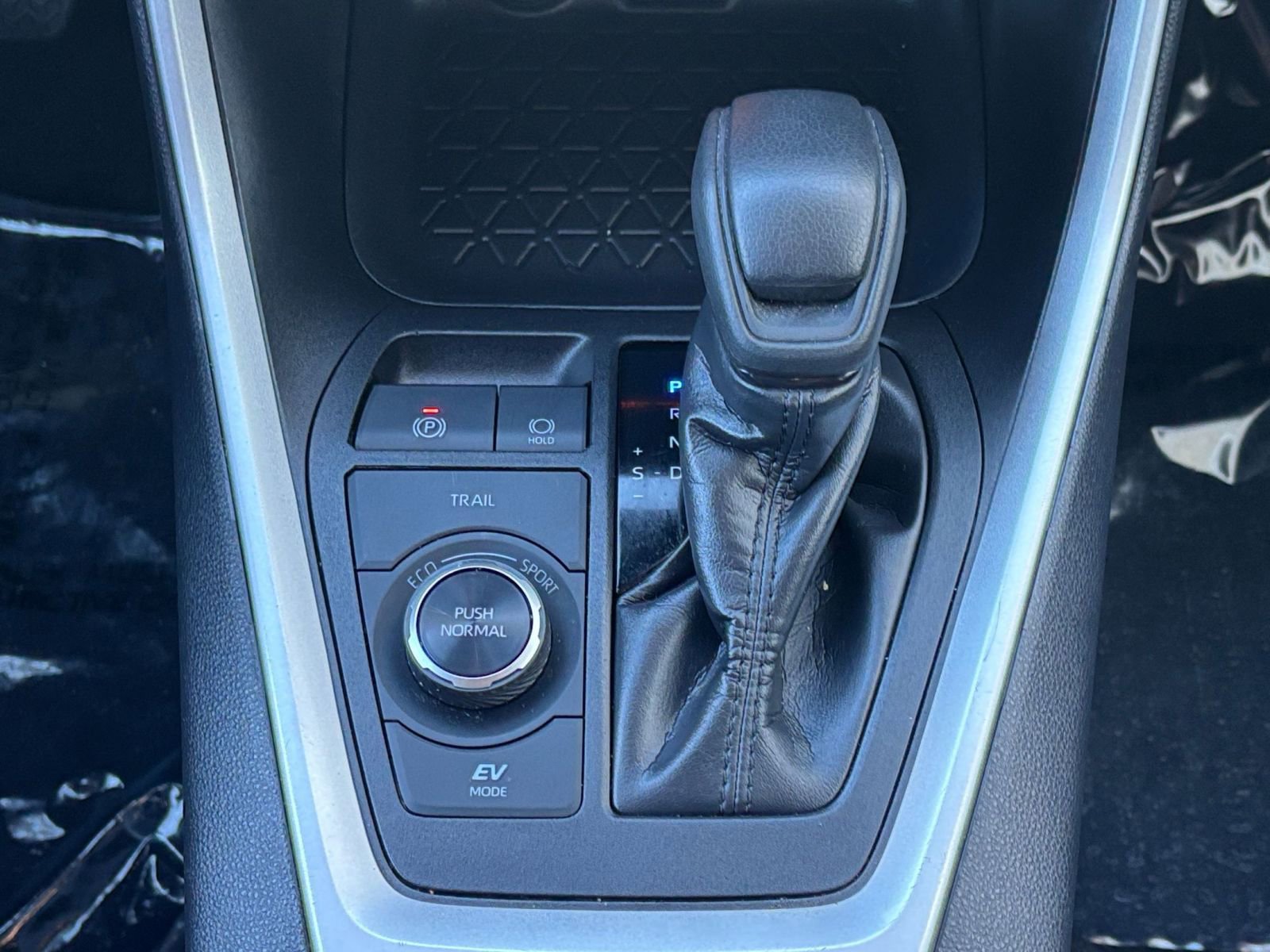 Used 2025 Toyota RAV4 LE image 37