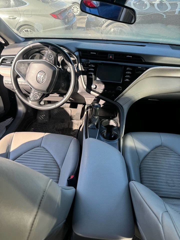 Used 2018 Toyota Camry SE w/ Protection Package (Q2) image 12