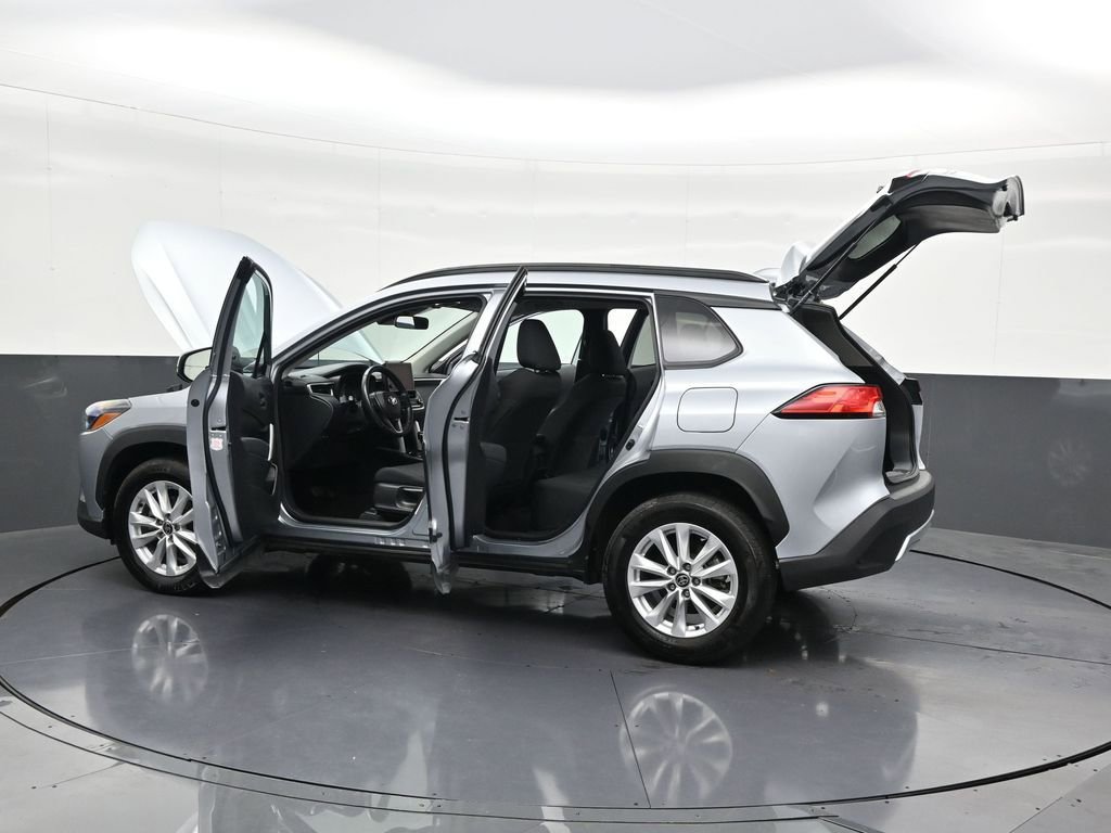 Used 2024 Toyota Corolla Cross LE image 34