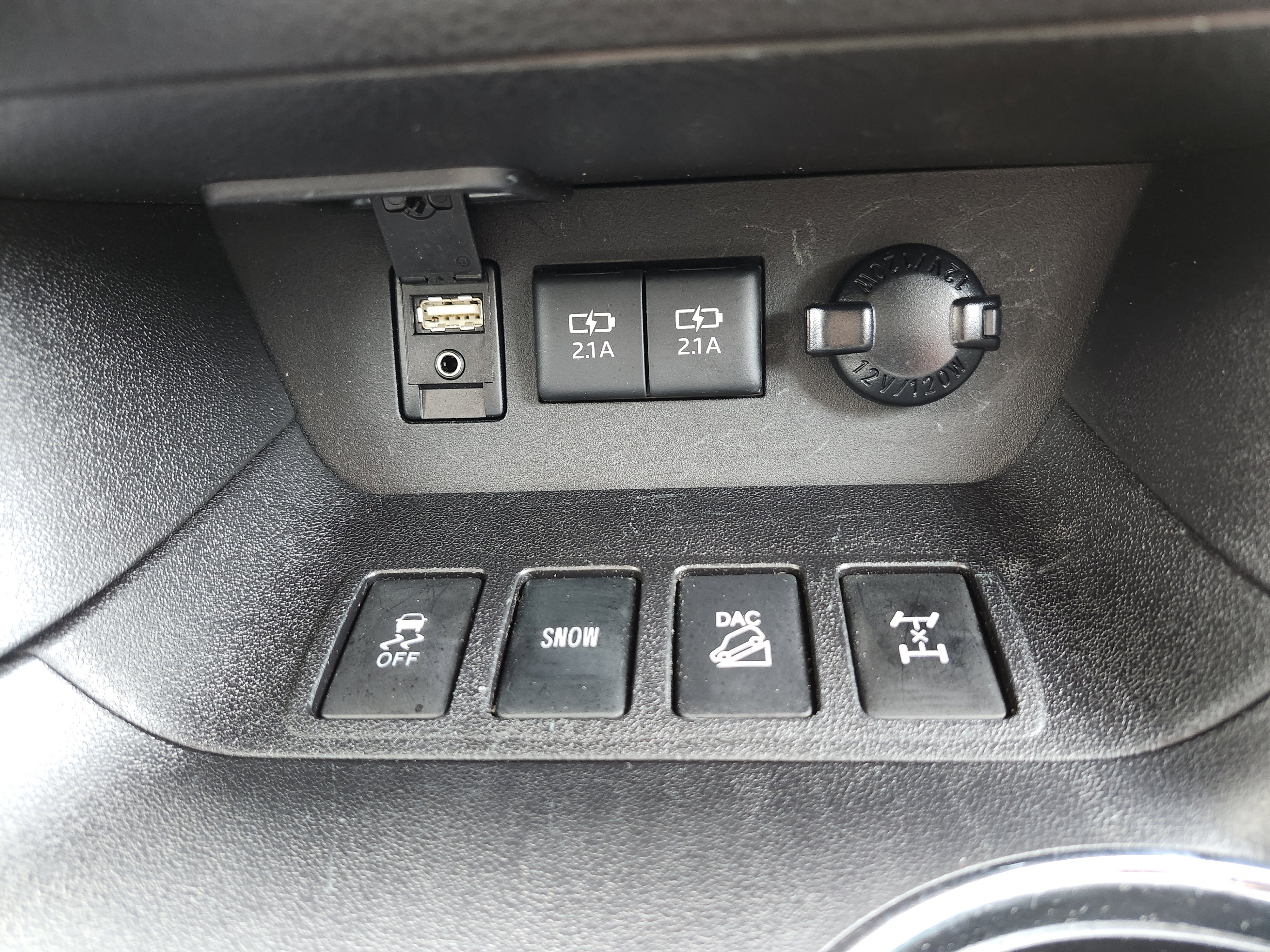 Used 2017 Toyota Highlander Limited image 10