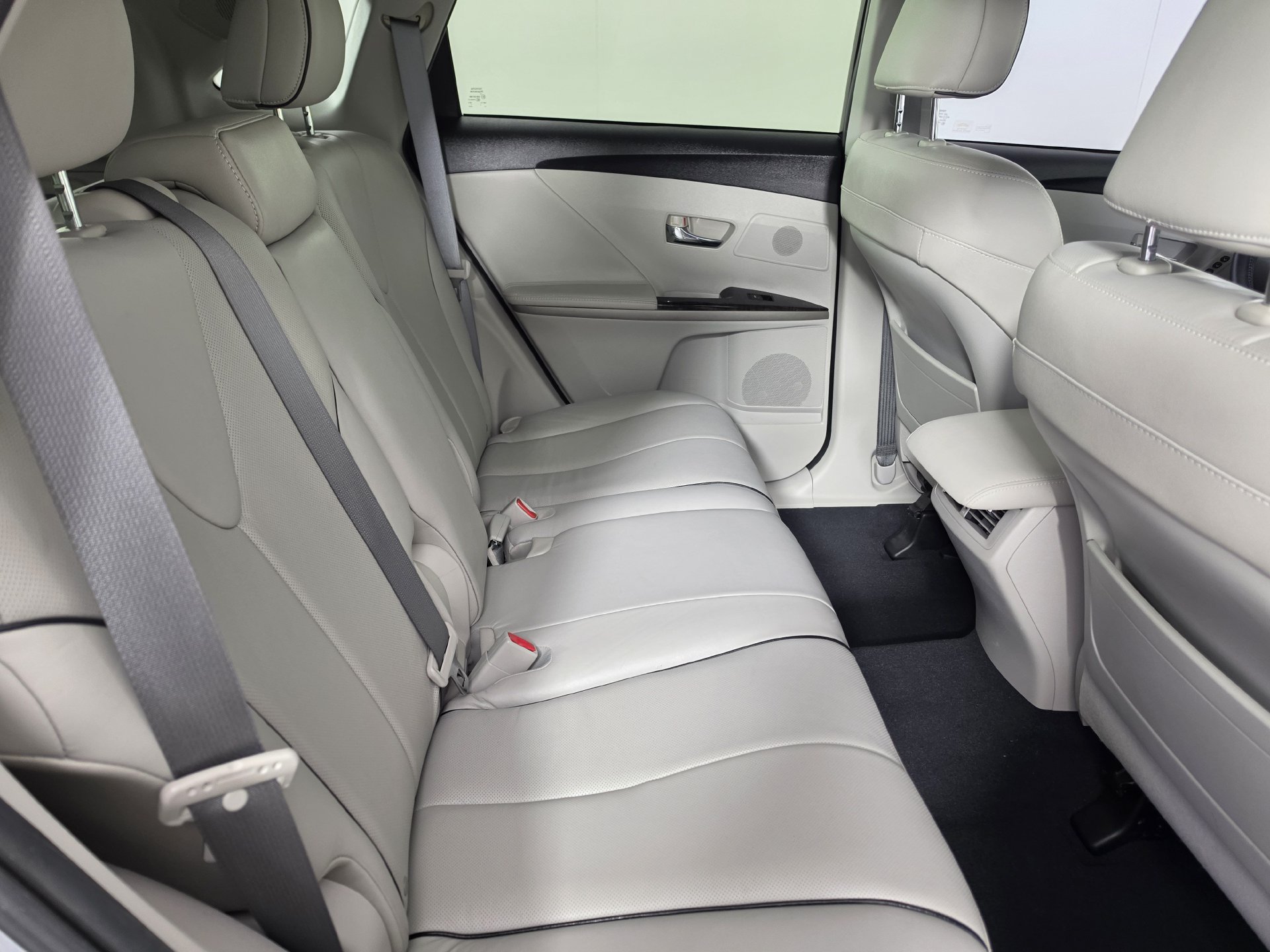 Used 2015 Toyota Venza XLE w/ XLE Premium Package FWD image 28