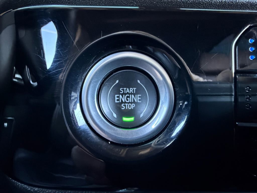 Used 2024 GMC Sierra 1500 SLT w/ SLT Convenience Package image 24