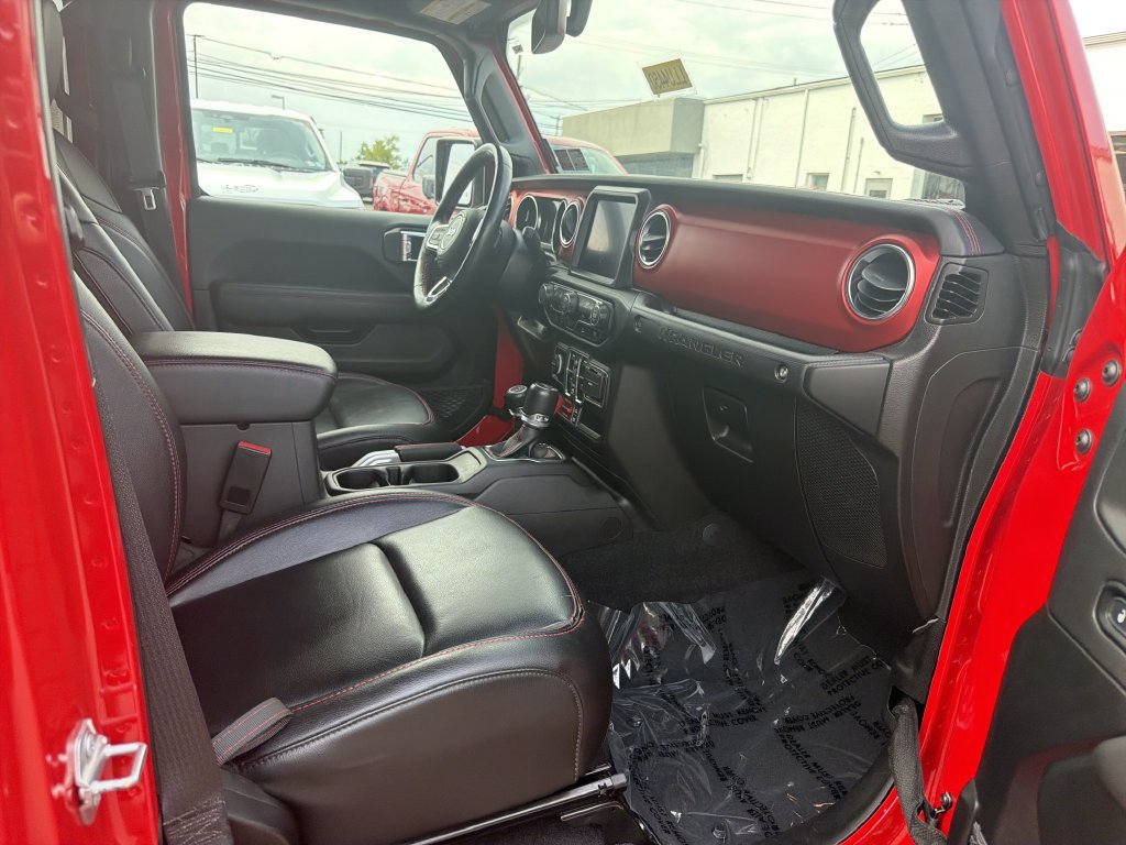 Used 2022 Jeep Wrangler Unlimited Rubicon w/ LED Lighting Group AWD/4WD image 15