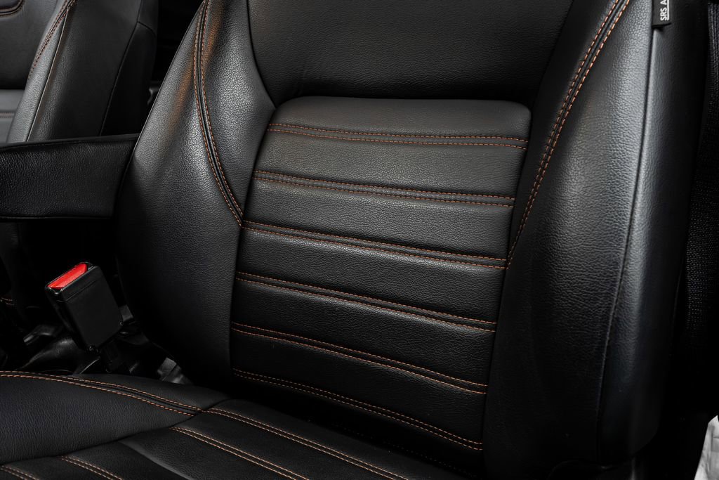 Used 2020 Nissan Kicks SR w/ SR Premium Package image 37