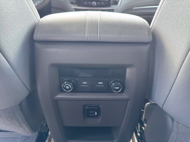 Used 2021 Chevrolet Traverse LT FWD image 14