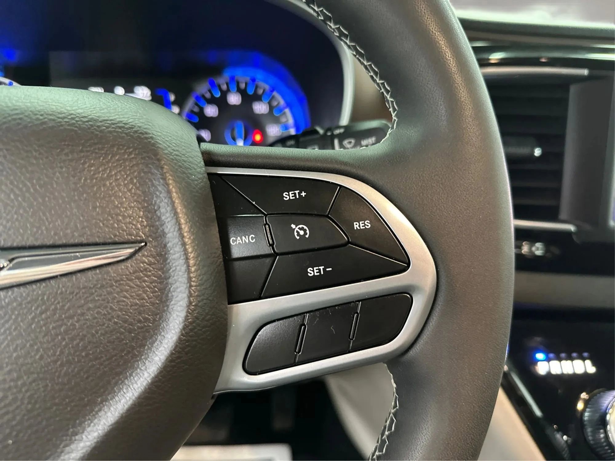 Used 2024 Chrysler Voyager LX image 30