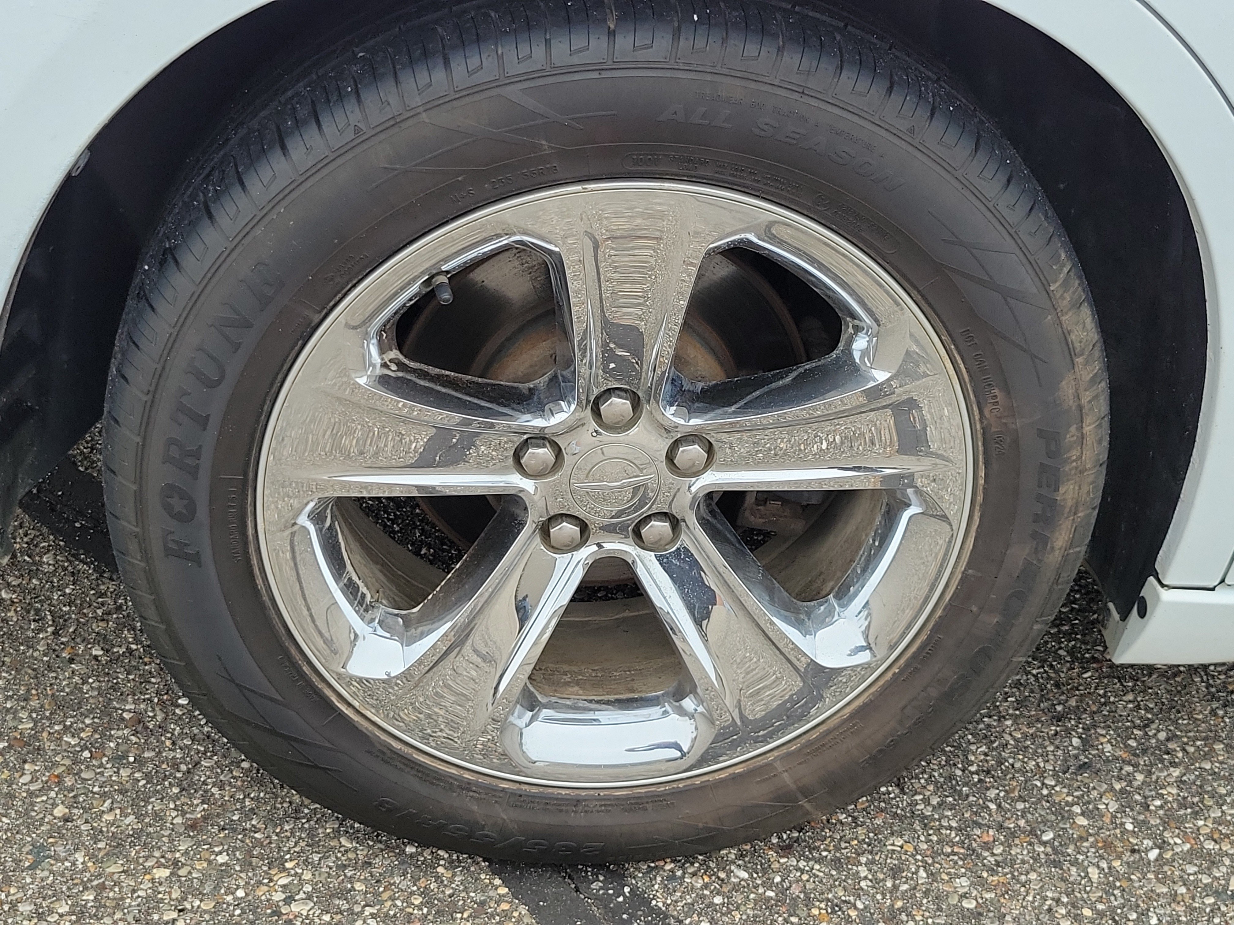 Used 2014 Chrysler 300 C RWD image 5