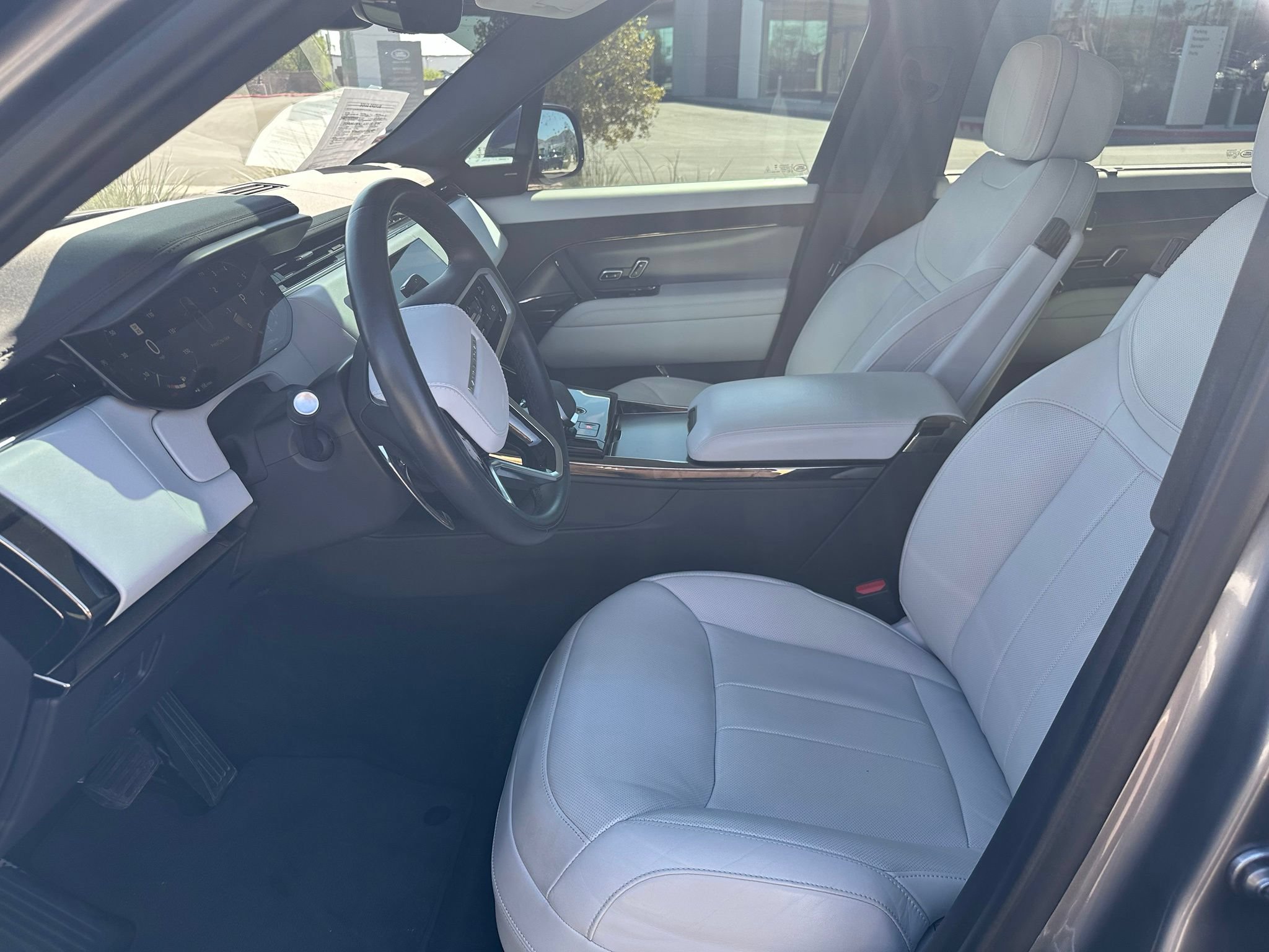 Used 2024 Land Rover Range Rover Sport SE AWD/4WD image 16