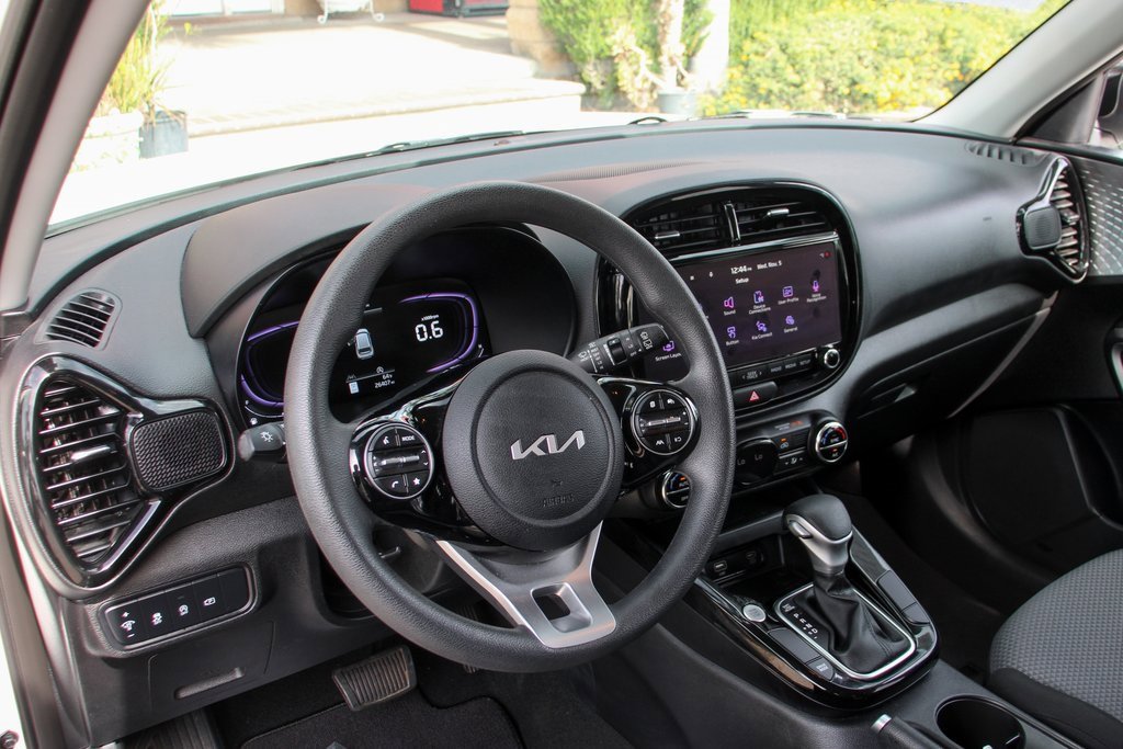 Used 2023 Kia Soul S image 17