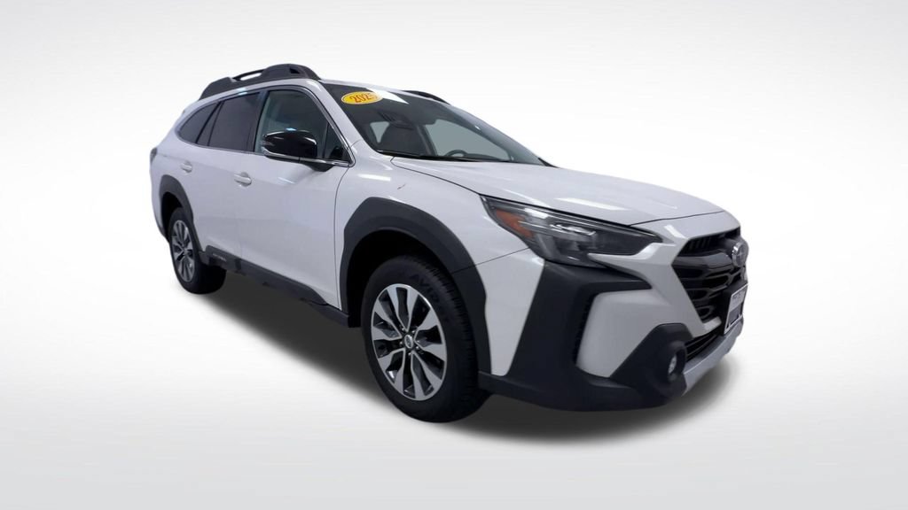Used 2025 Subaru Outback Limited AWD/4WD image 2