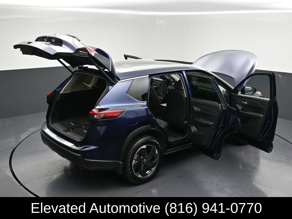 Used 2024 Nissan Rogue SV w/ SV Premium Package AWD/4WD image 32