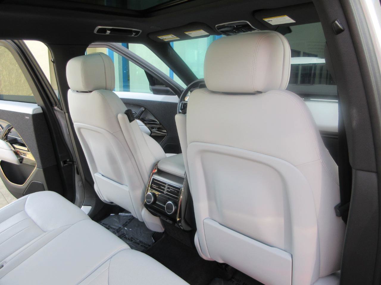 Used 2024 Land Rover Range Rover Sport SE image 31