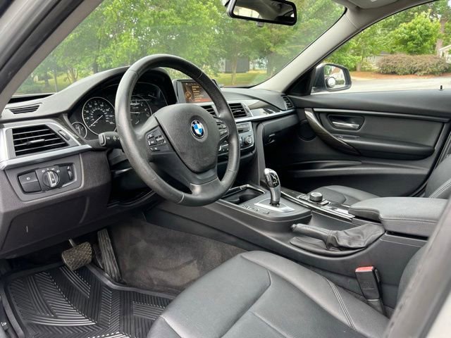 Used 2016 BMW 320i Sedan RWD image 11
