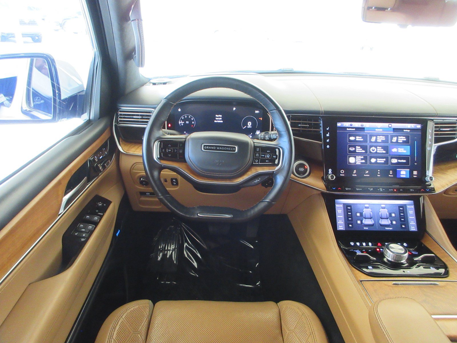 Used 2022 Jeep Grand Wagoneer Series III w/ Rear Seat Video Group 1 AWD/4WD image 39