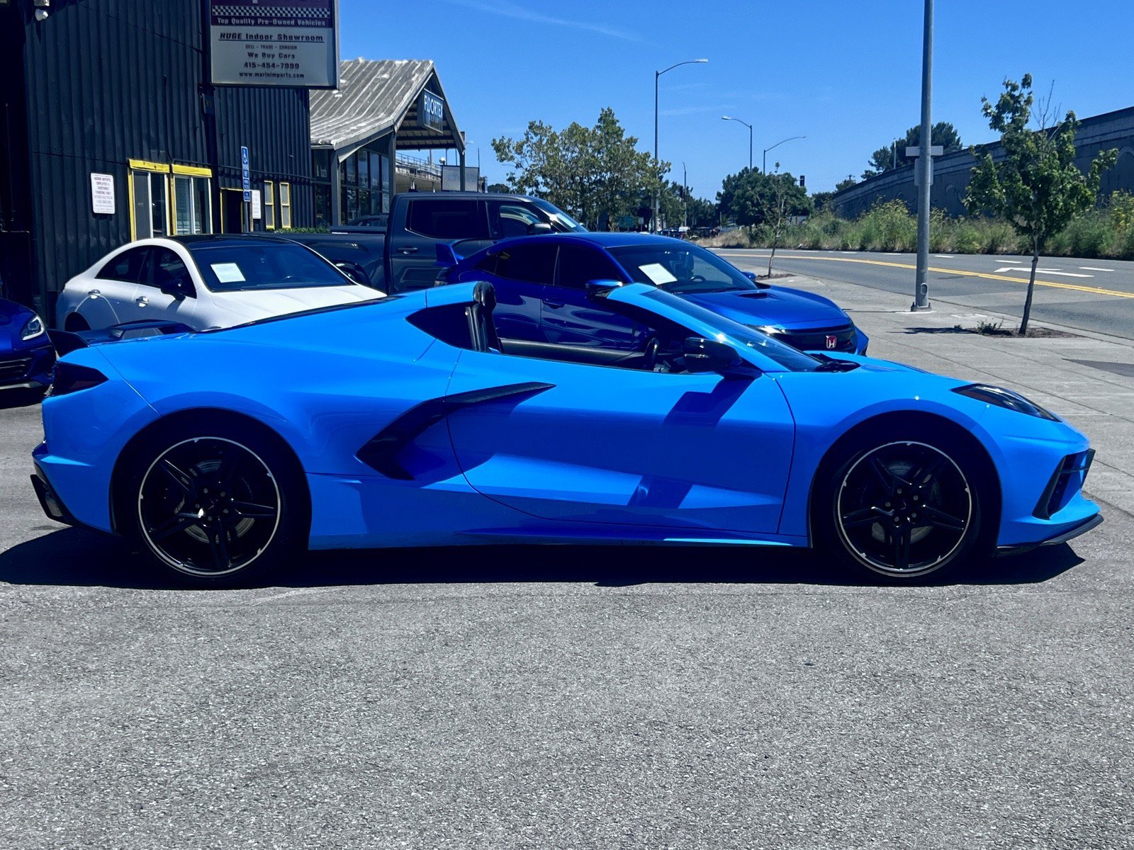 Used 2021 Chevrolet Corvette Stingray Coupe w/ Z51 Performance Package RWD image 5