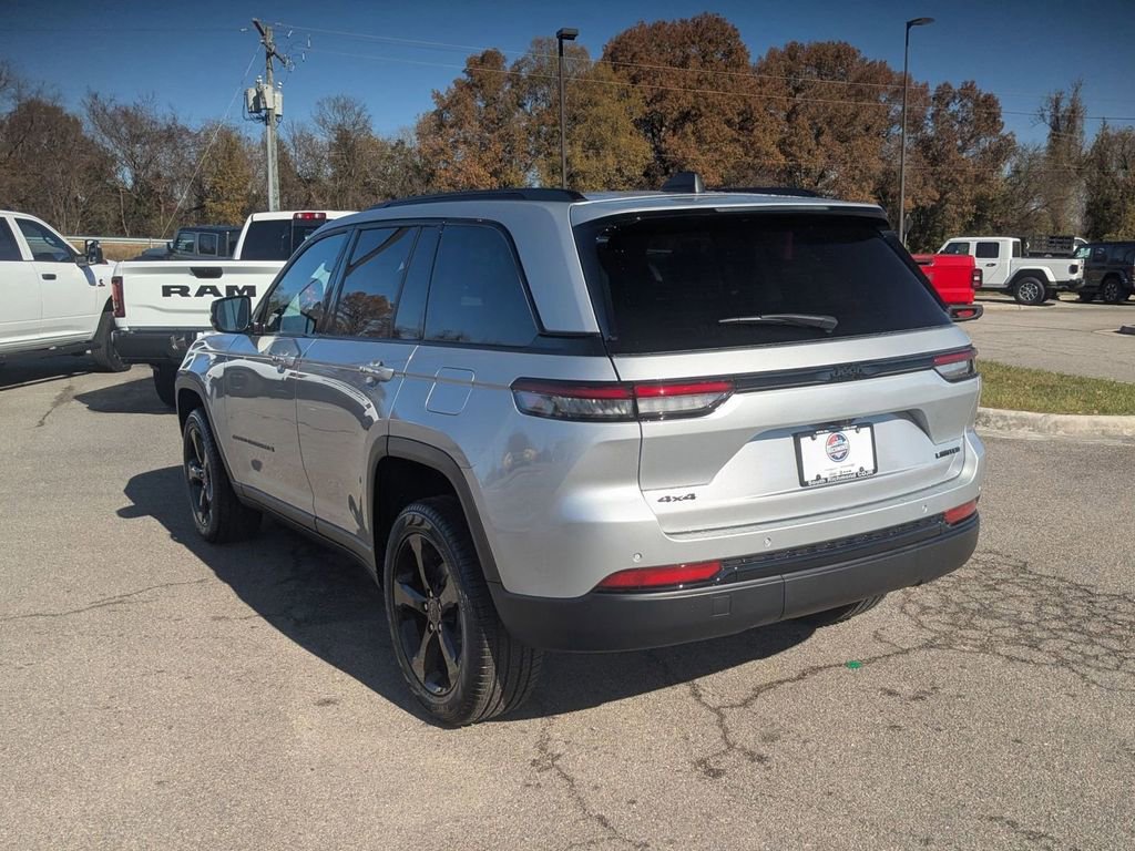 New 2025 Jeep Grand Cherokee Limited w/ Black Appearance Package image 3