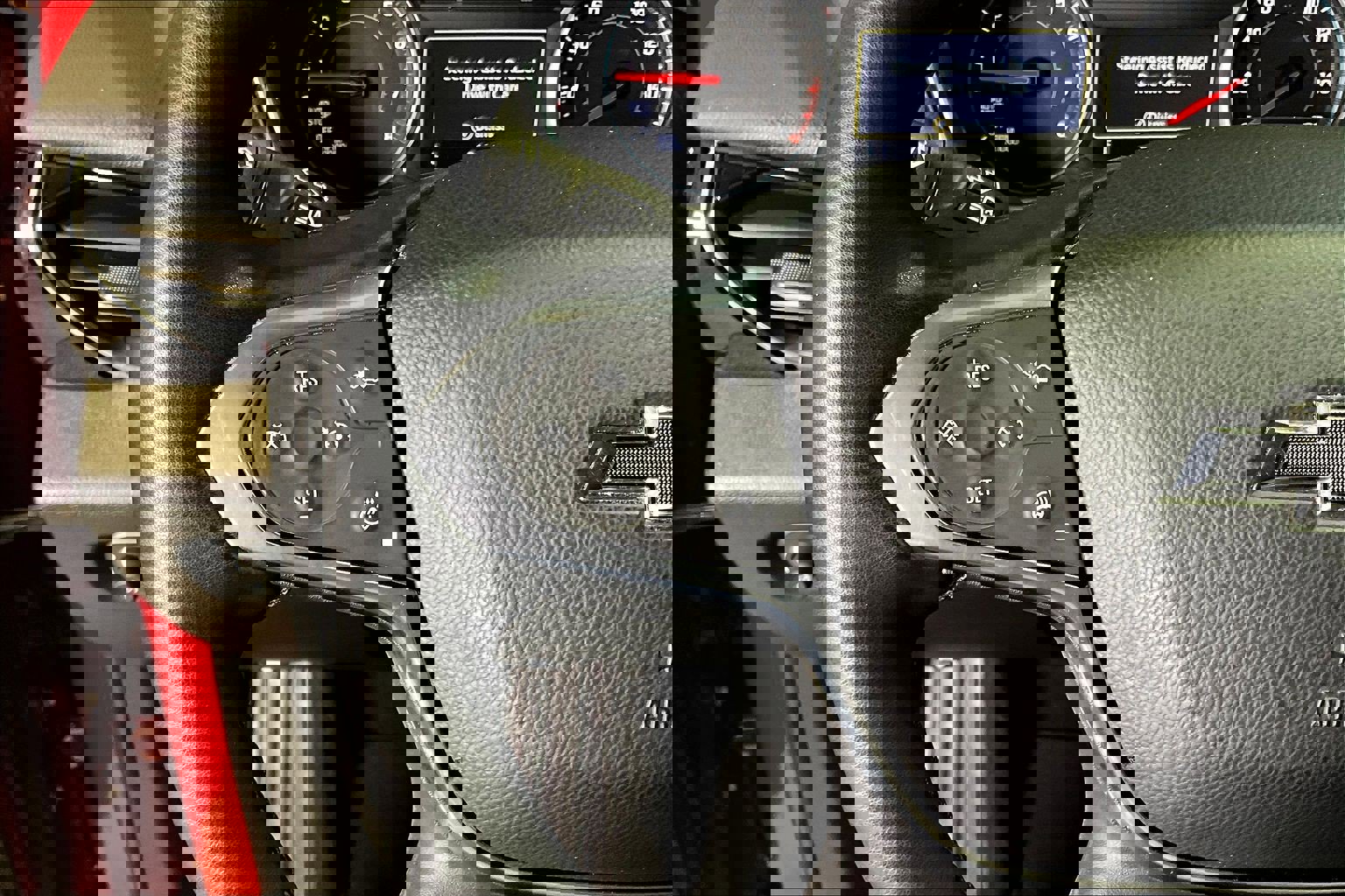 Used 2023 Chevrolet Traverse RS image 11