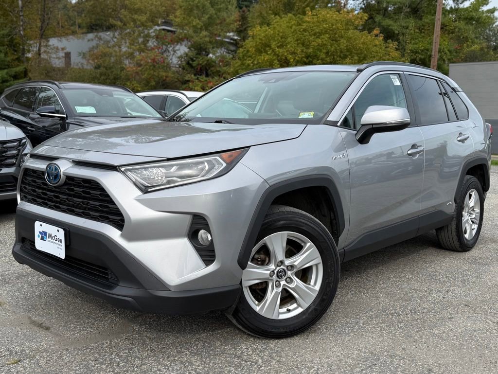 Used 2020 Toyota RAV4 XLE image 1