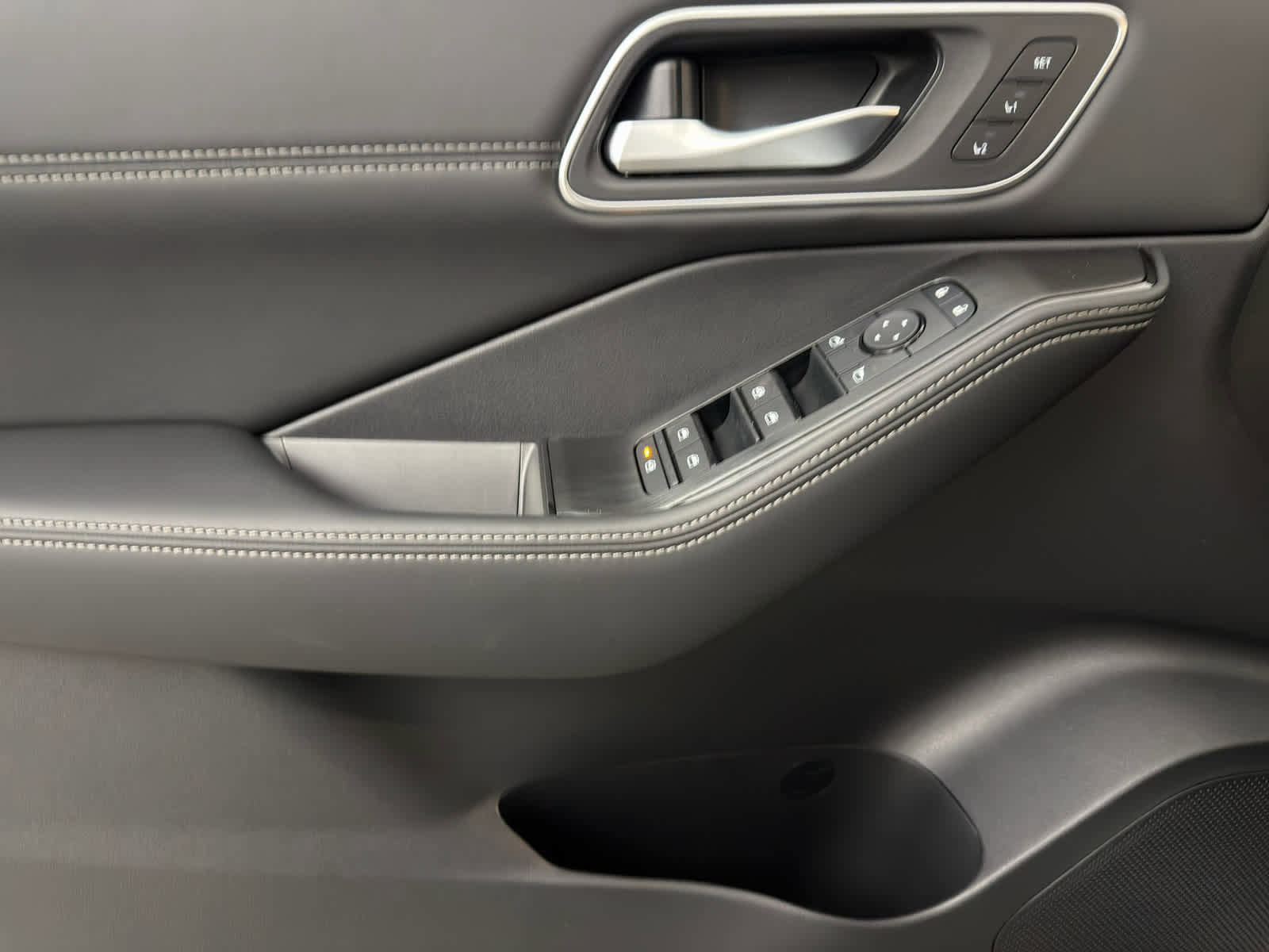 New 2026 Nissan Rogue Platinum image 22