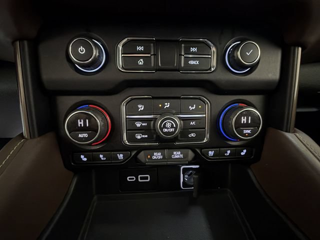 Certified 2021 Chevrolet Suburban High Country w/ Premium Package AWD/4WD image 19
