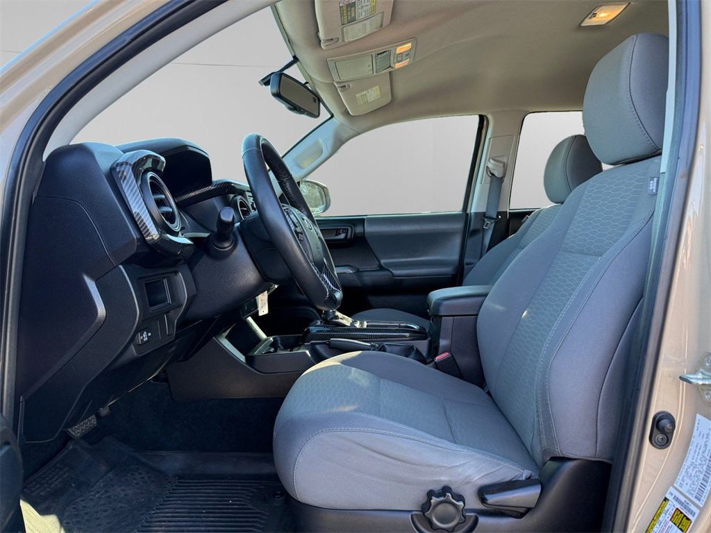 Used 2017 Toyota Tacoma SR5 image 9