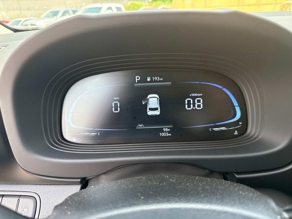 Used 2024 Hyundai Venue Limited FWD image 19